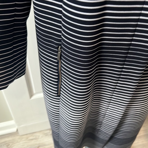 Classiques Entier size Med great quality excellent condition, hidden zipper - Picture 7 of 11